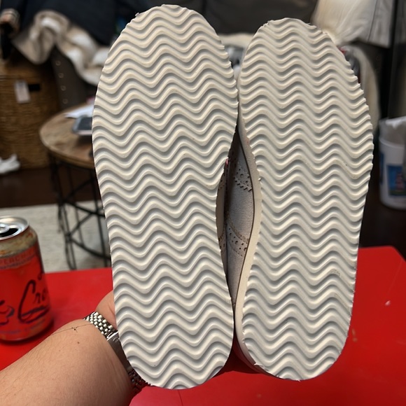 Cream dress shoes for boys size 13. - Picture 5 of 5